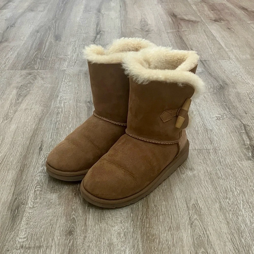 UGG Ebony Boots in Chestnut